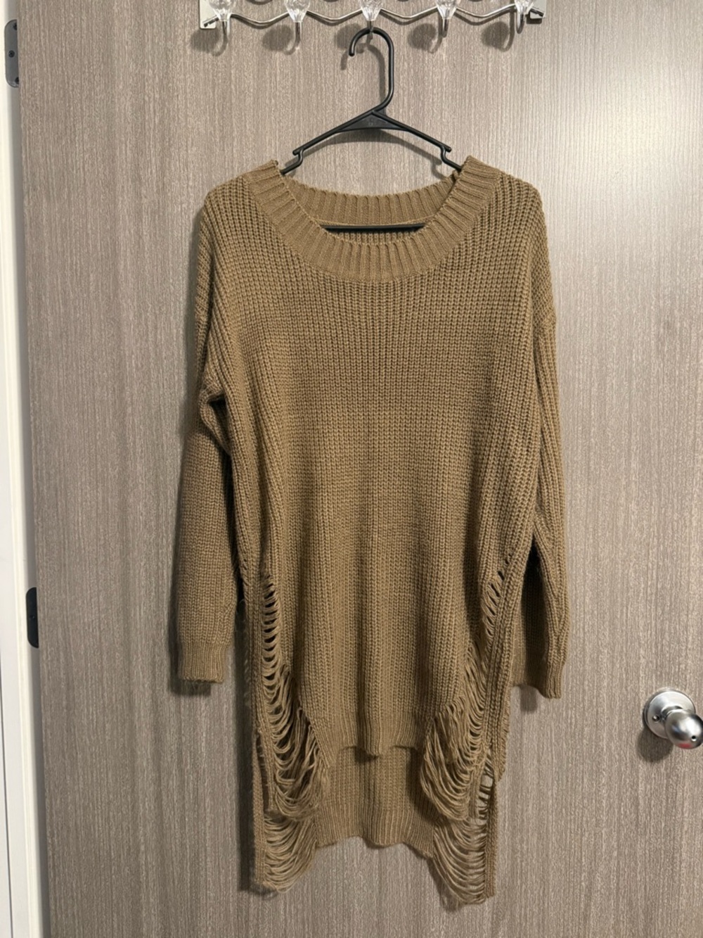 Wild Time Fashion Brown Distressed Long Sleeve Knit Sweater (L)